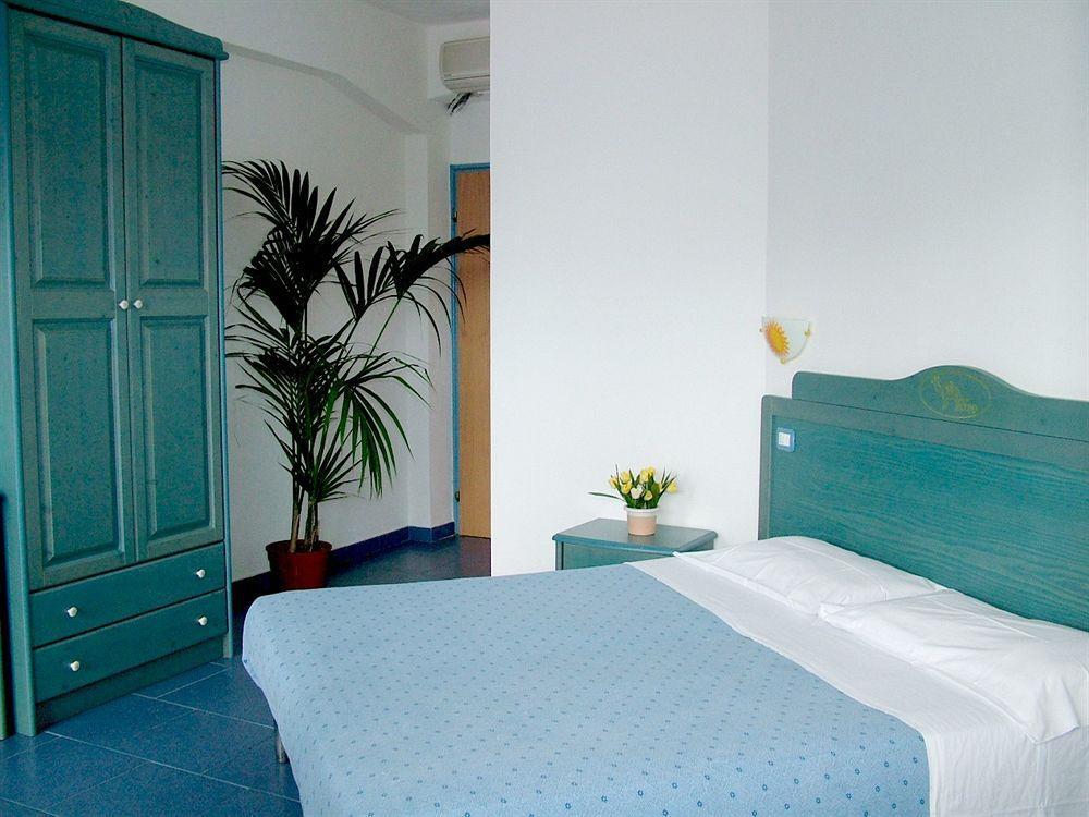 Oasi Azzurra Aparthotel Messina Kültér fotó