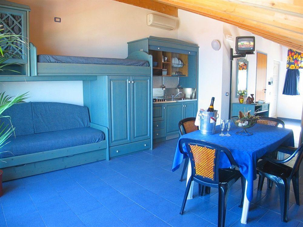 Oasi Azzurra Aparthotel Messina Kültér fotó