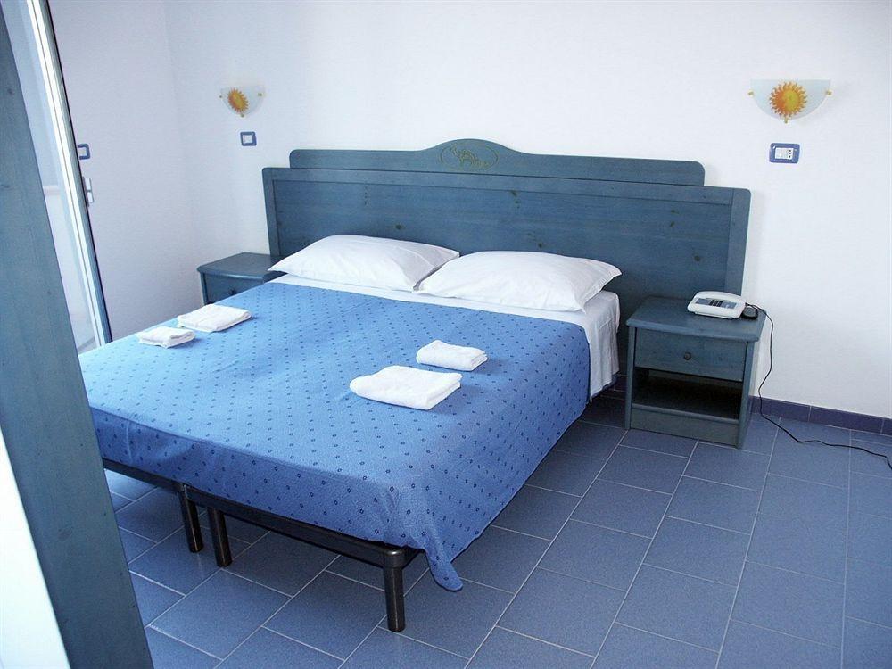 Oasi Azzurra Aparthotel Messina Kültér fotó