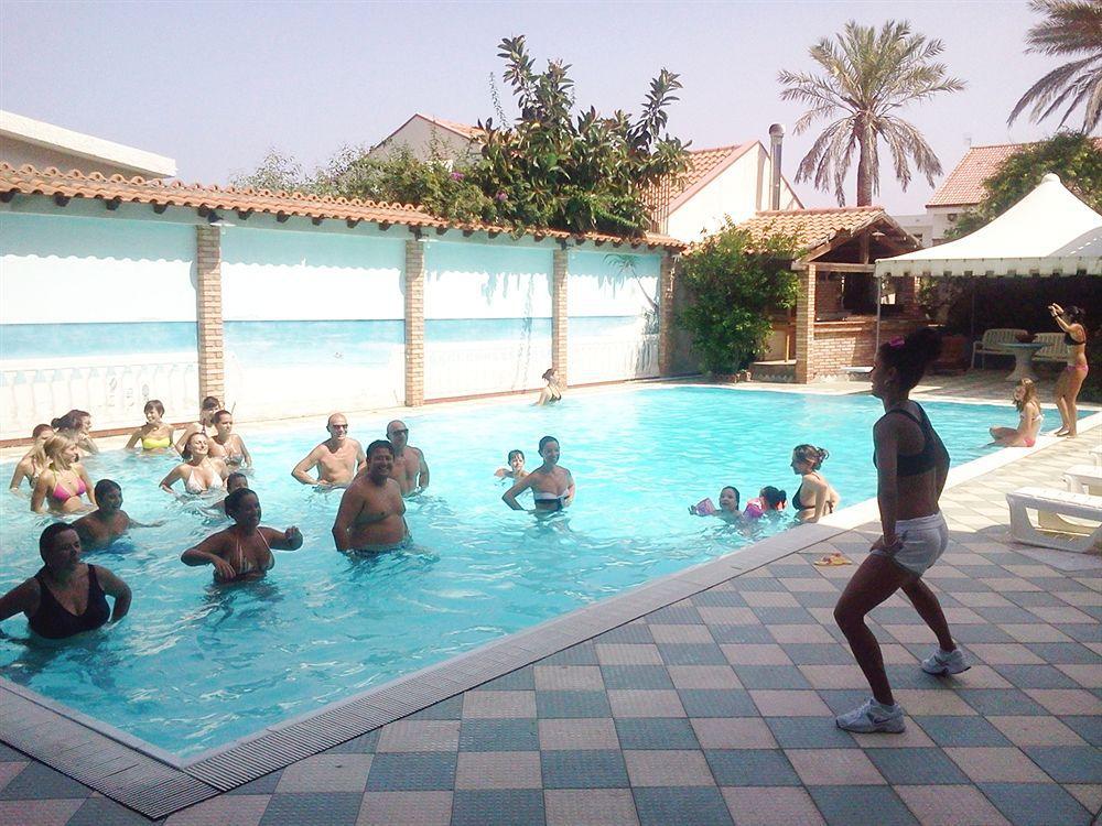 Oasi Azzurra Aparthotel Messina Kültér fotó