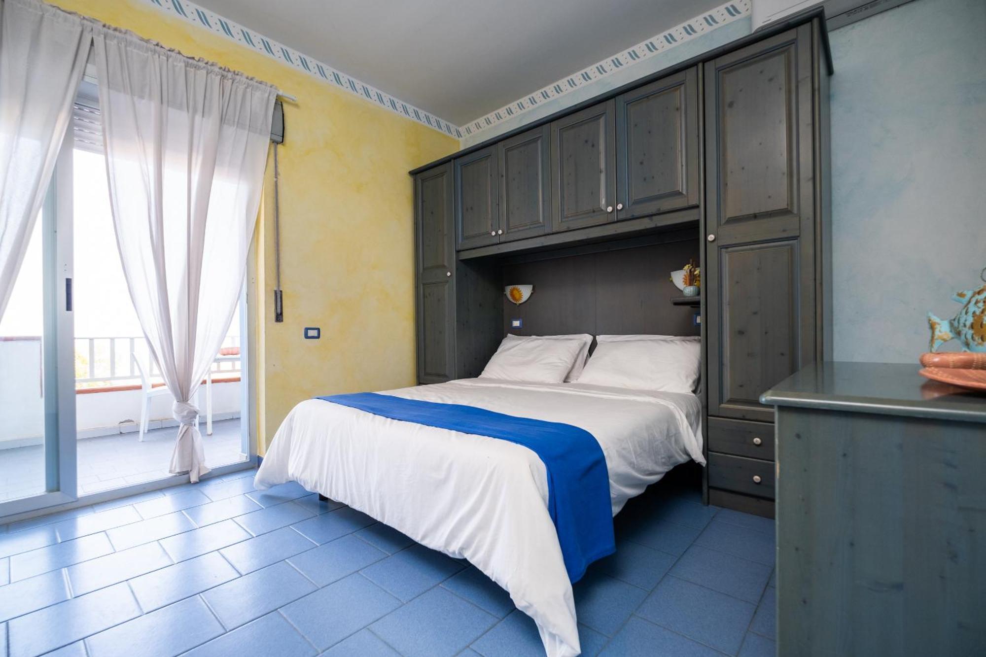 Oasi Azzurra Aparthotel Messina Kültér fotó
