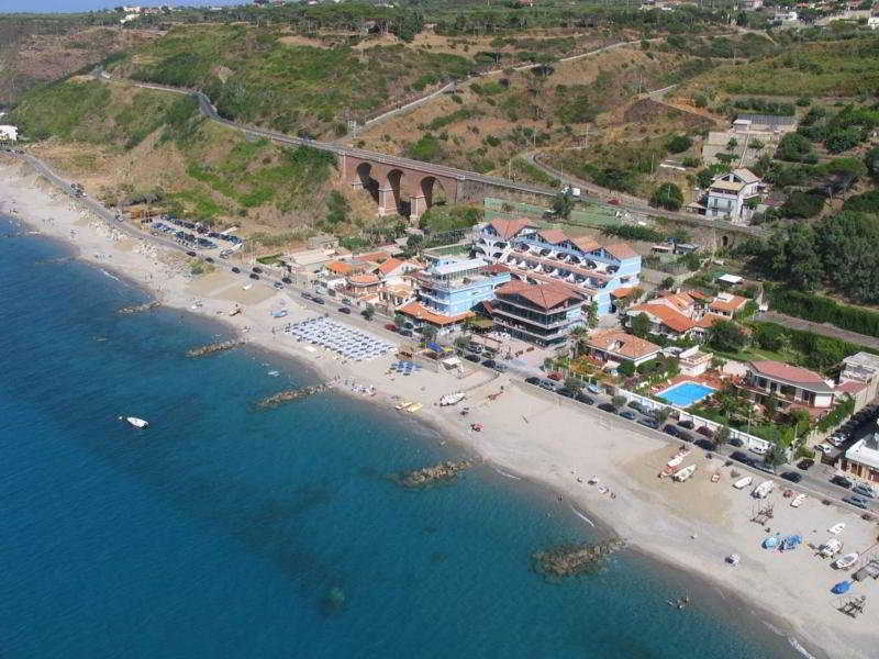 Oasi Azzurra Aparthotel Messina Kültér fotó